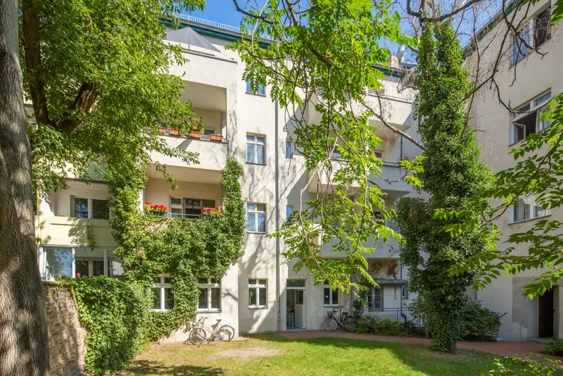 Mieter sucht Nachmieter - Einbauküche und Laminat können übernommen werden! — photo 1